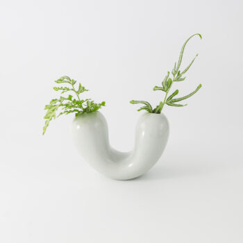 Ljus celadonvas, u-formad.