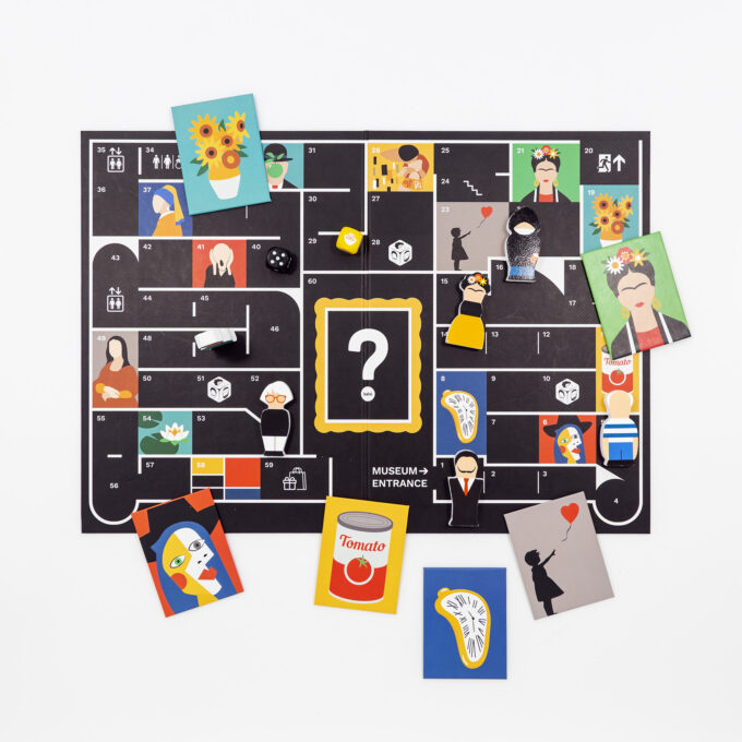 Spelplan och pjäser för för sällskapsspelet Art Museum.