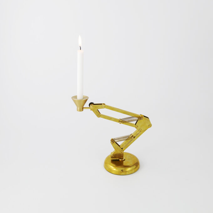En liten ljusstake, designad av Magnus Liljedahl.