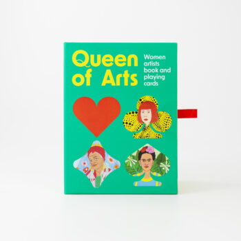 Kortspel med kvinnliga konstnärer på omslaget.