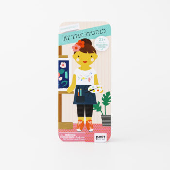 Magnetisk klippdocka av Petit Collage.