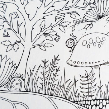 Uppslag i målarboken Den förtrollade skogen av Johanna Basford.