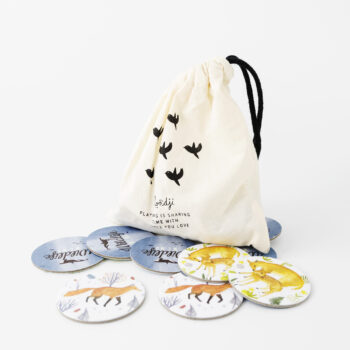 Memorykort och förvaringspåse från Londji.