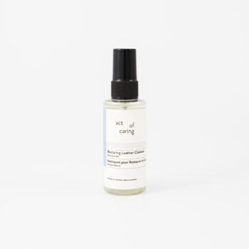 Flaska med rengöringsmedel för läder.